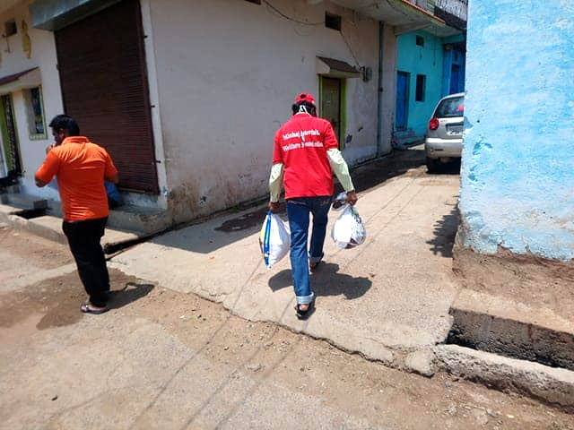 Help feed program for poor families during the COVID Lockdown