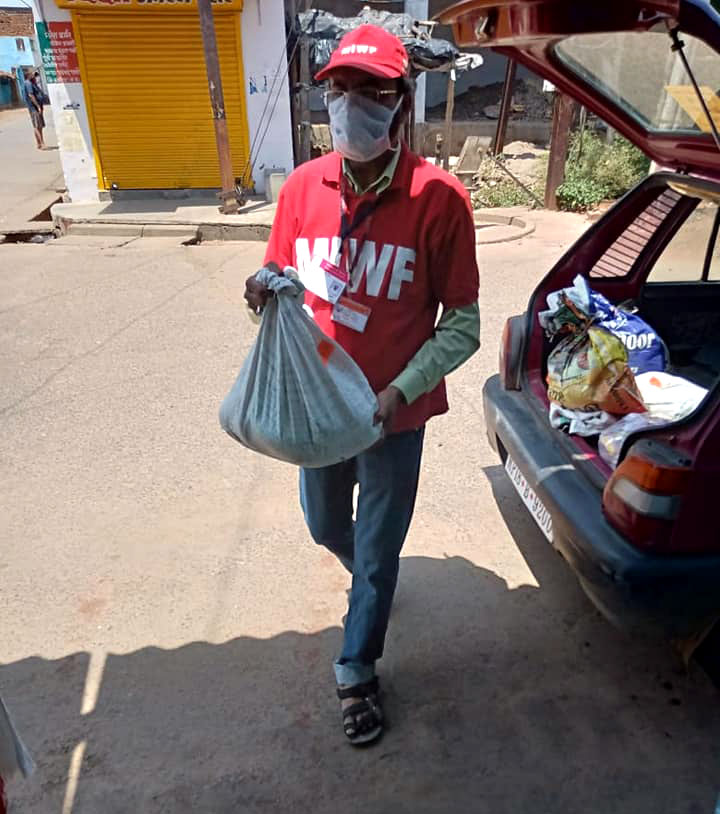 Help feed program for poor families during the COVID Lockdown